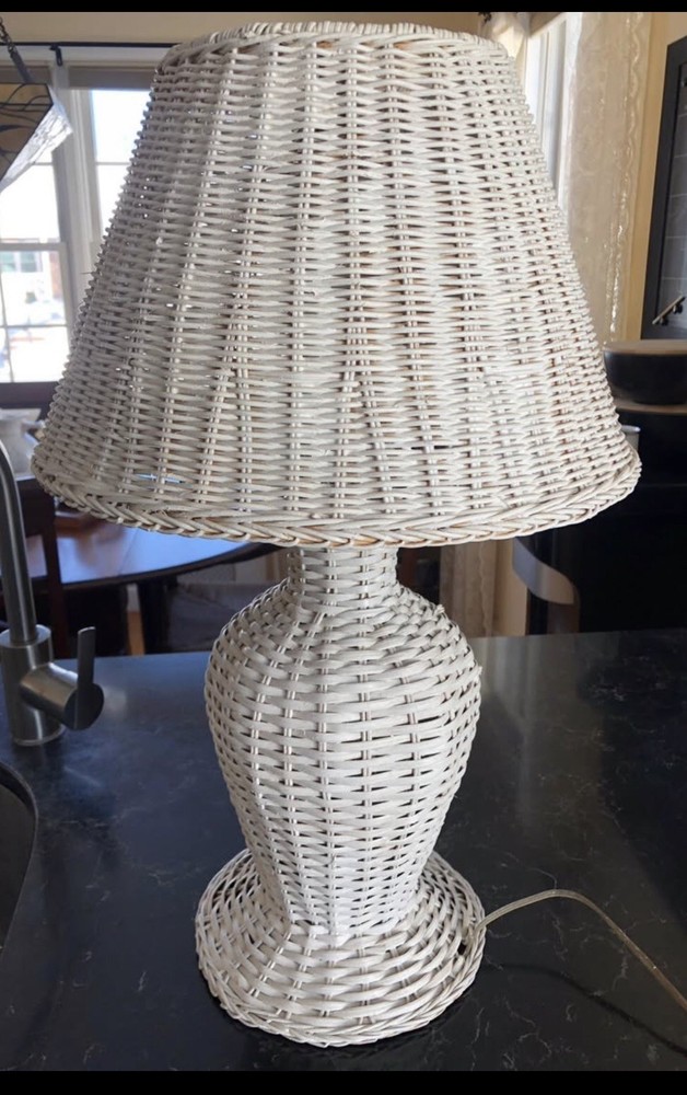 Vtg White Wicker Ginger Jar Style Lamp With Wicker Shade MCM BoHo Table Top 24