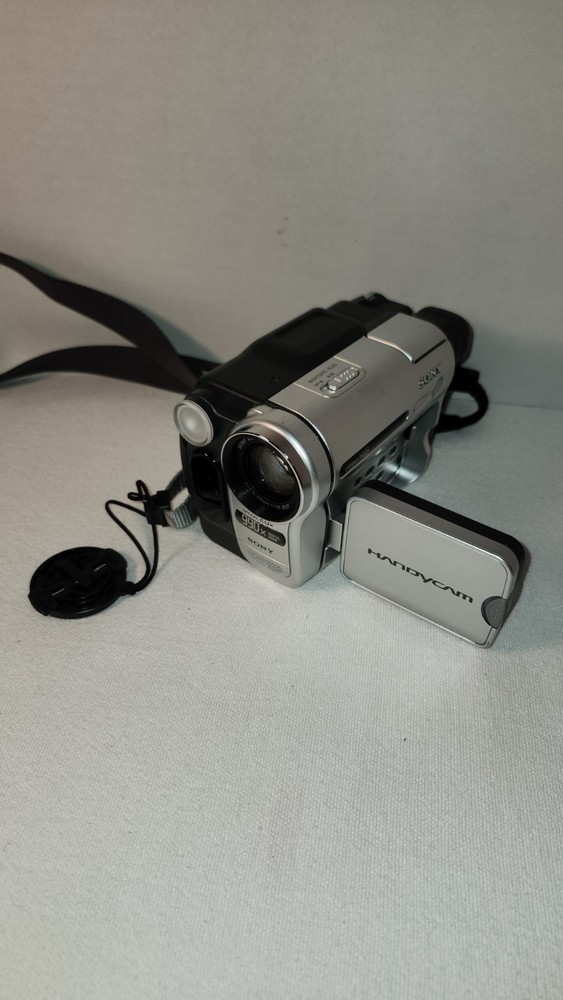 SONY HANDY VIDEO CAMERA RECORDER HI8 HANDYCAM CCD-TRV138 NTSC