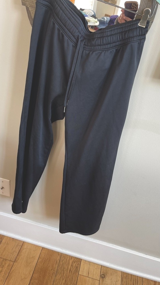 Under Armour women’s  Black Fleece Sweatpants Medium