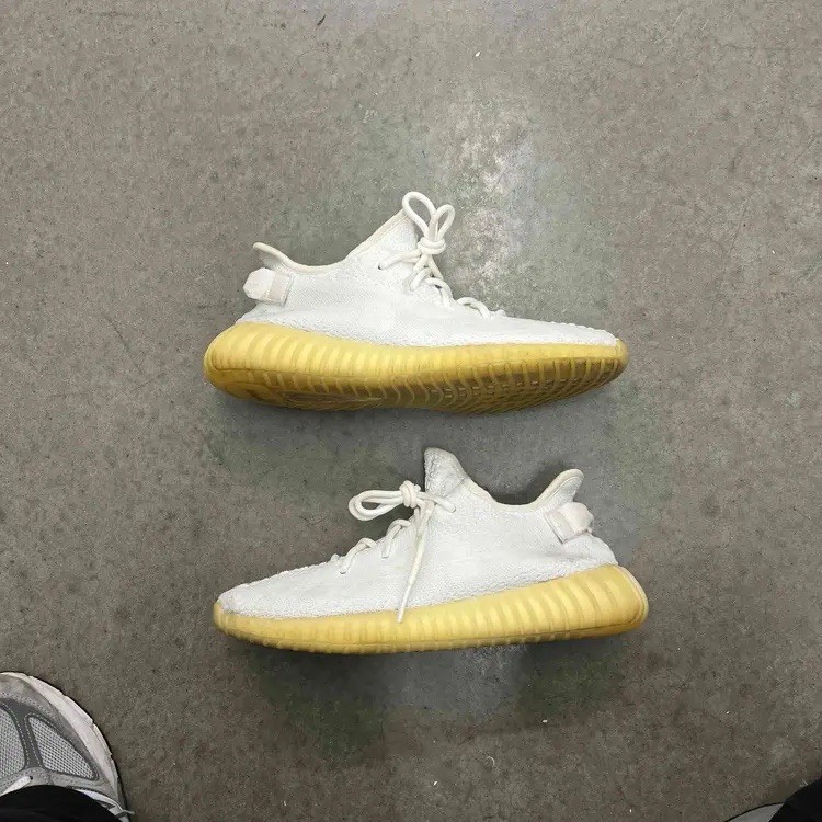 Adidas Yeezy Boost 350 V2 Cream White Triple CP9366  Size 10 US Men Used No Box