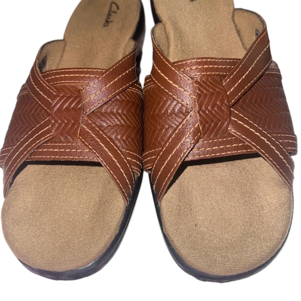 Clarks Comfort Slip-On Sandals Women’s 9 Medium — Brown Leather