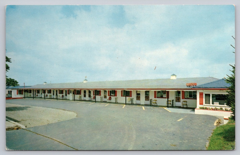 Postcard - Peoples Motel - Wooster, Ohio - circa 1950s/60s, Unposted (Q66)