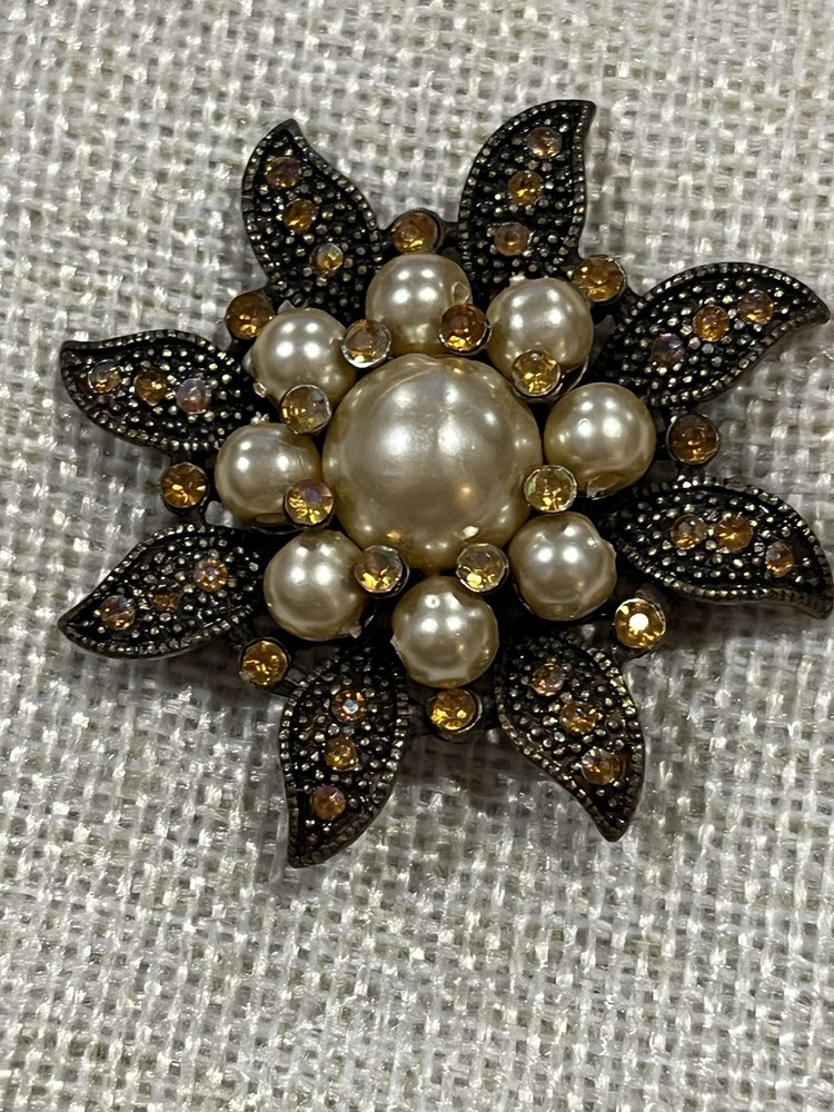 Vintage Little Nemo,                    Sunburst Floral Brooch