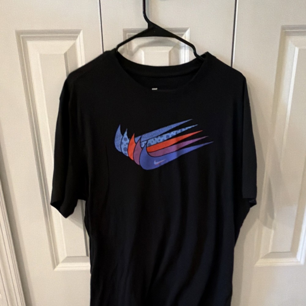 Nike The Nike Tee XL Black Men's T-Shirt Graphic Logo Short Sleeve