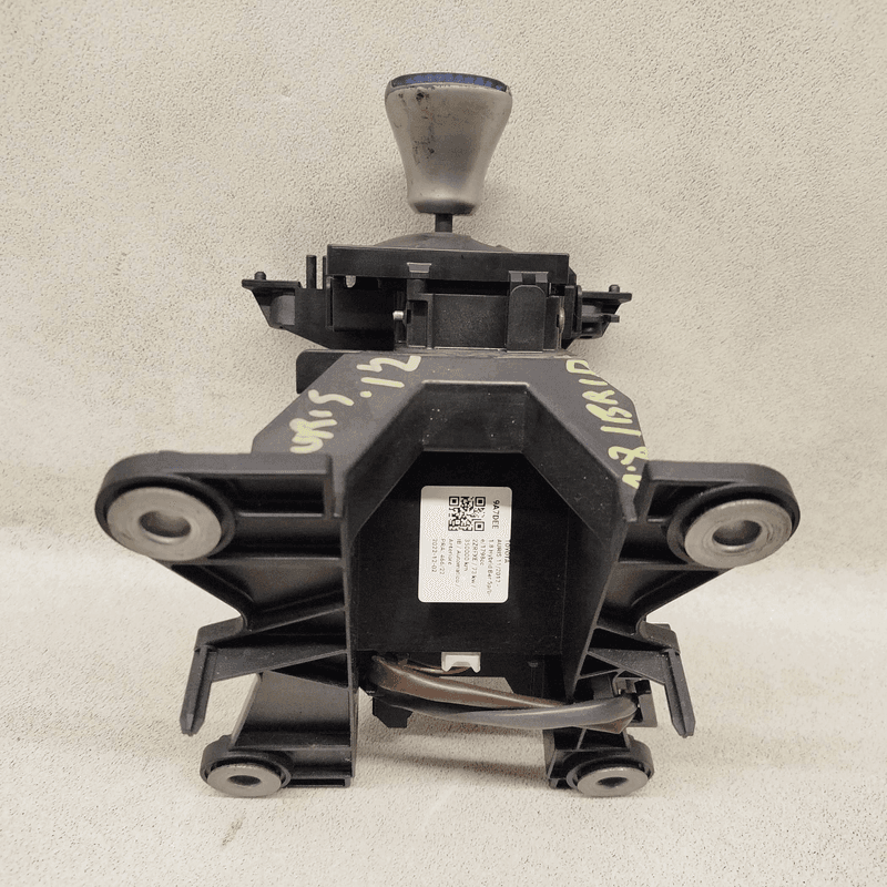 automatic shift lever compl.  TOYOTA AURIS Touring Sports 1.8 Hybrid Sw