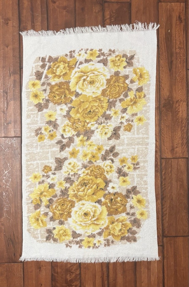 Vintage Yellow and Gold Rose Floral Flower Hand/Bath Towel