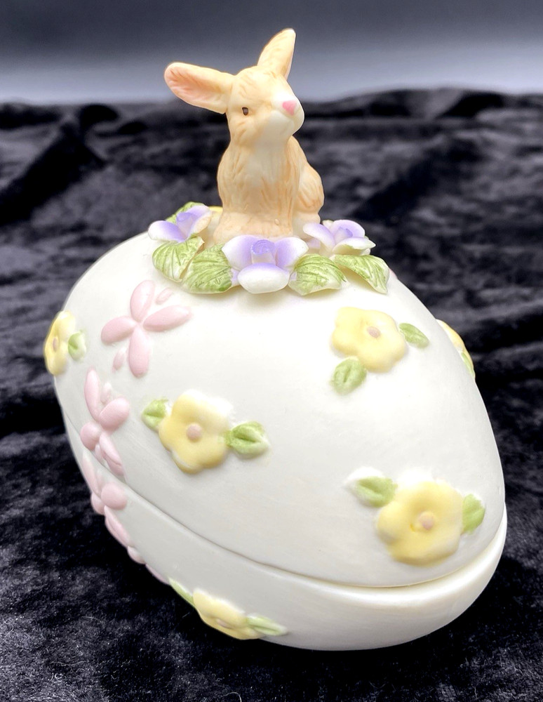 Vintage Porcelain Easter Egg Trinket/Candy/Jewelry Box, Bunny, Embossed Flowers
