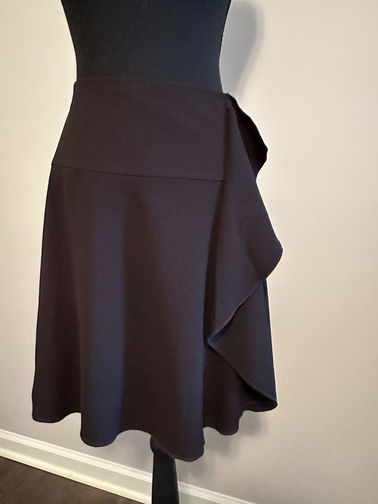 LOFT Black Ruffle Crepe A-Line Skirt, Knee Length, Zip, Lined - Size 10