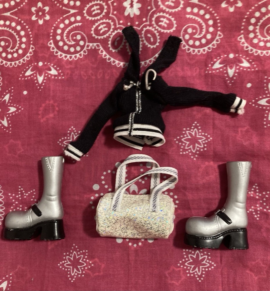 Bratz fashion doll outfit Lot