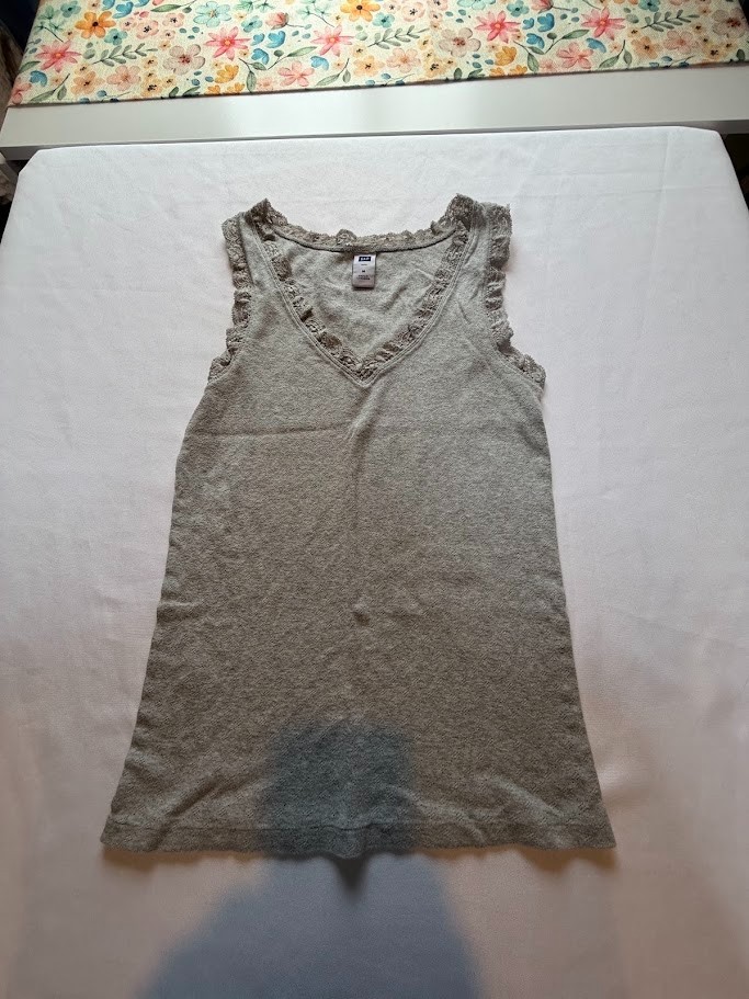 Women's Y2K Gap Cotton and Lace Cami / Tank - Size Medium