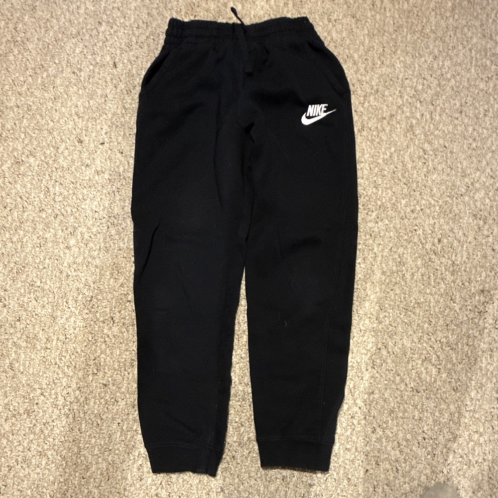 Nike Youth Black XL Jogger Pants Fleece Activewear Elastic Waist Pockets