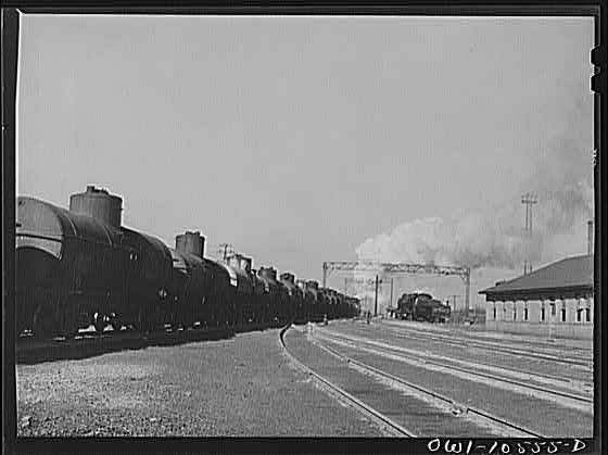 Photo:Chicago Illinois 1910s Oil Train Steam Locomotive Railroad Yard
