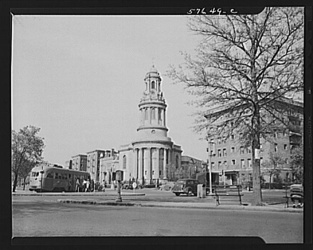 Photo:Richmond Virginia 1930s Monumental Church streetcars automobile