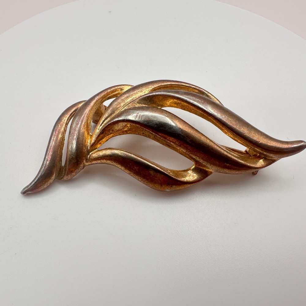Vintage 80s Gold Tone Abstract Swirl Brooch Flame Wave Textured Statement Pin