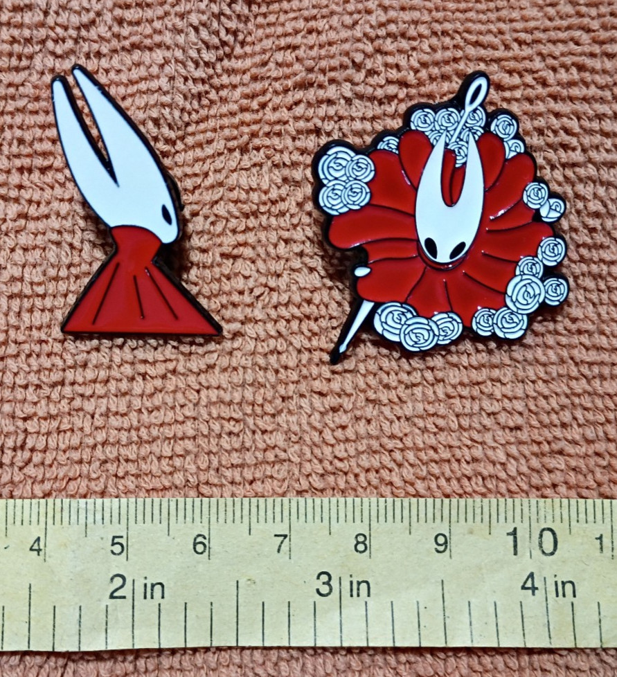 2pc Hollow Knight Pin Set - Metal Pins Silksong Hornet Brooch Enamel Lapel Badge