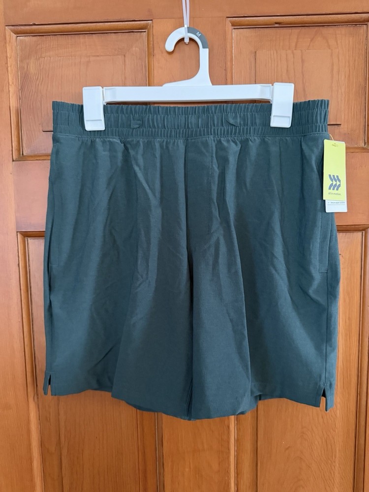 Men's All In Motion Green Unlined Shorts Size Medium NWT Zipper Pockets