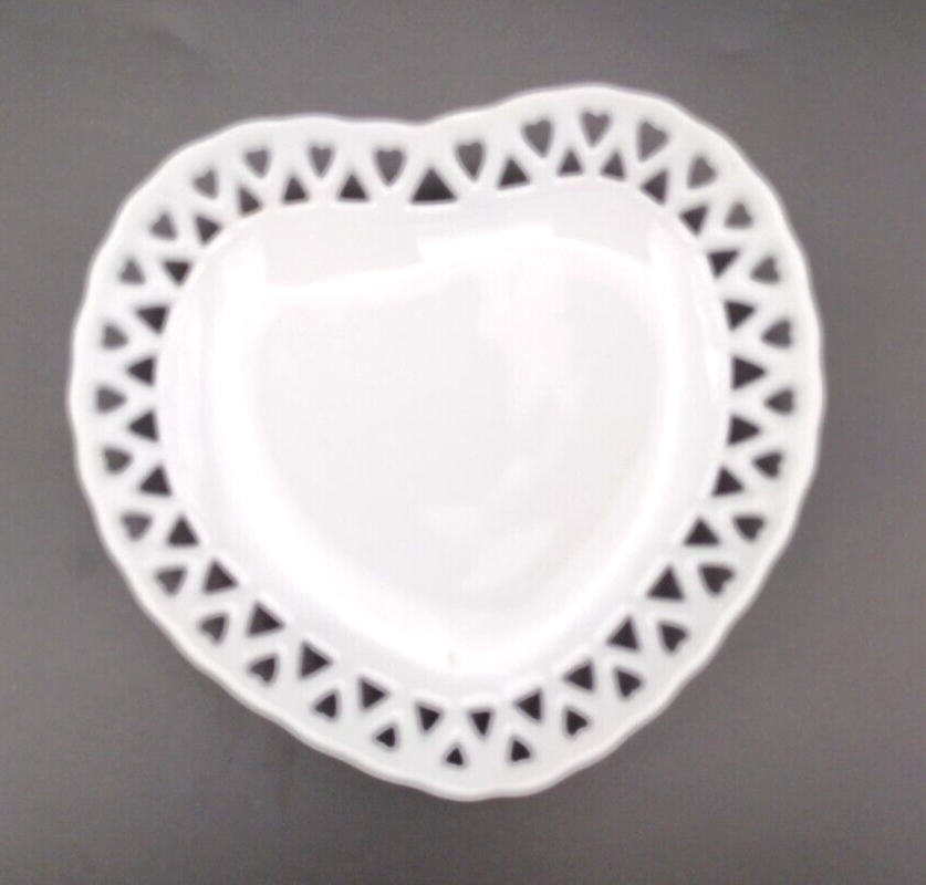 Two's Company White 'Lace' Heart Shaped Cutout Wall Plate Decor Cottage Core