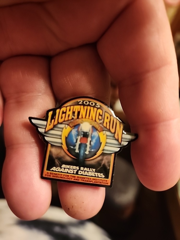 2005 LIGHTNING RUN BIKERS RALLY DIABETES Pinback Pin Classic Vintage RARE
