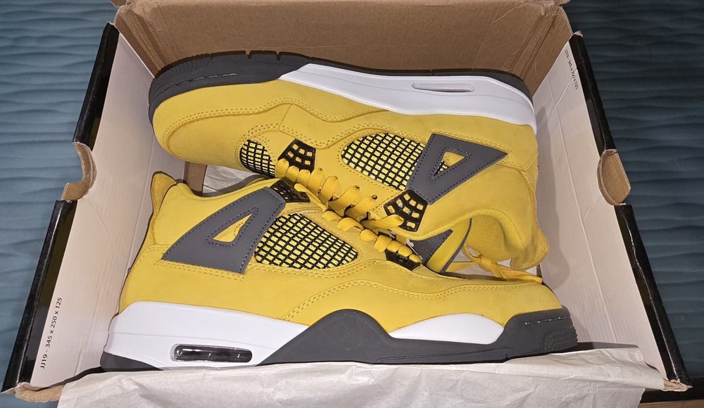 Size 11 - Jordan 4 Retro Mid Lightning, 100% Authentic, Mint condition