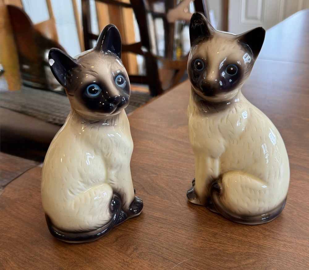 Vintage Ceramic Siamese Cat figurines Pair with beautiful blue eyes 6 3/4” tall