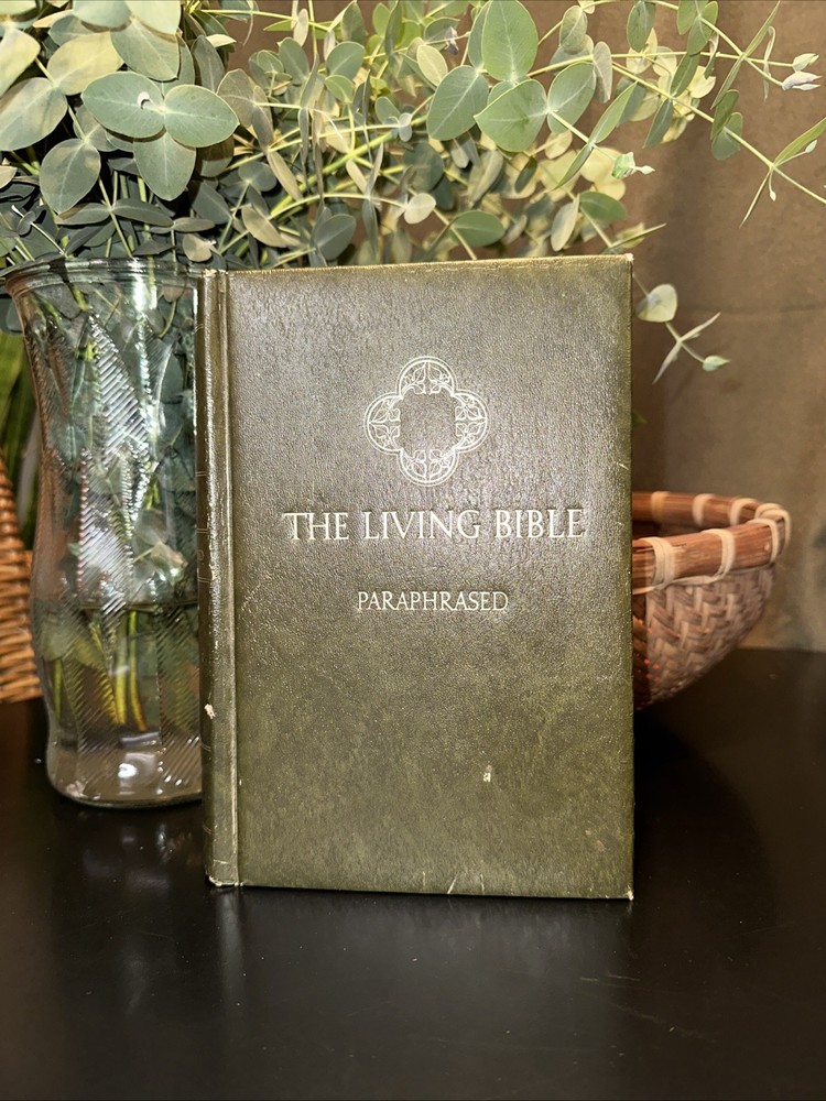 The Living Bible Paraphrased 1971 Tyndale House Vintage Green Hardcover Edition