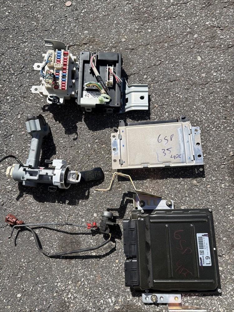 2004 Infiniti G35 Sedan 6-sp Engine Computer ECU  Ecm BCM Key