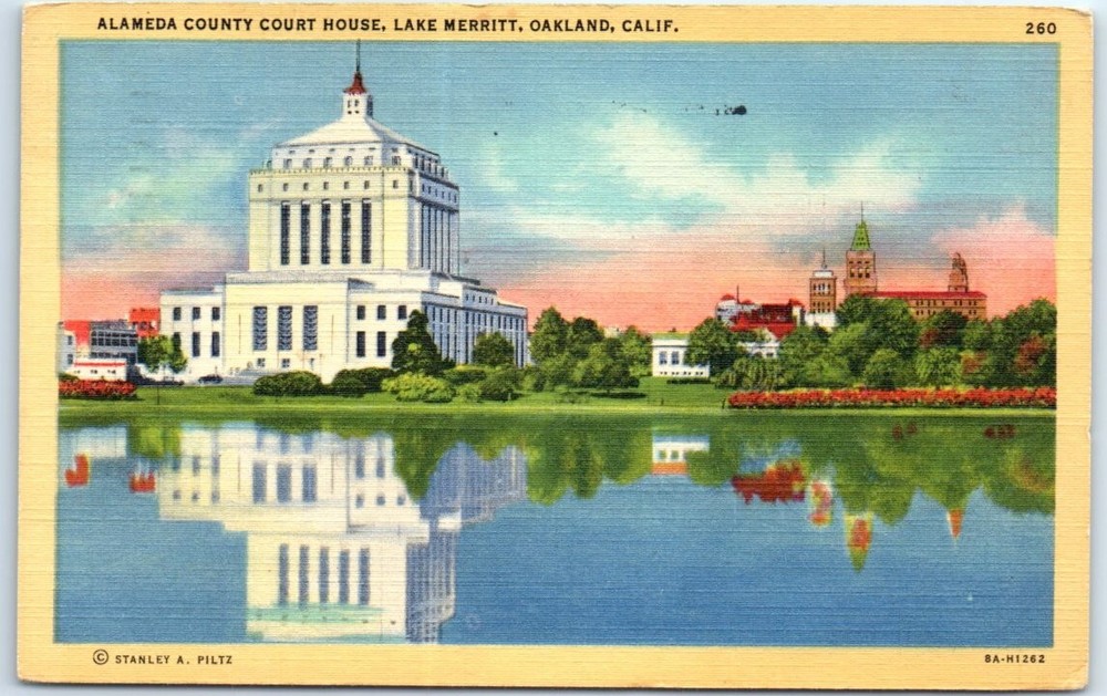 Postcard - Alameda County Court House, Lake Merritt, Oakland, California, USA