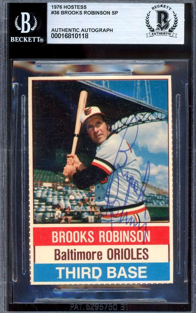 Brooks Robinson Beckett BAS Signed 1976 Hostess Autograph