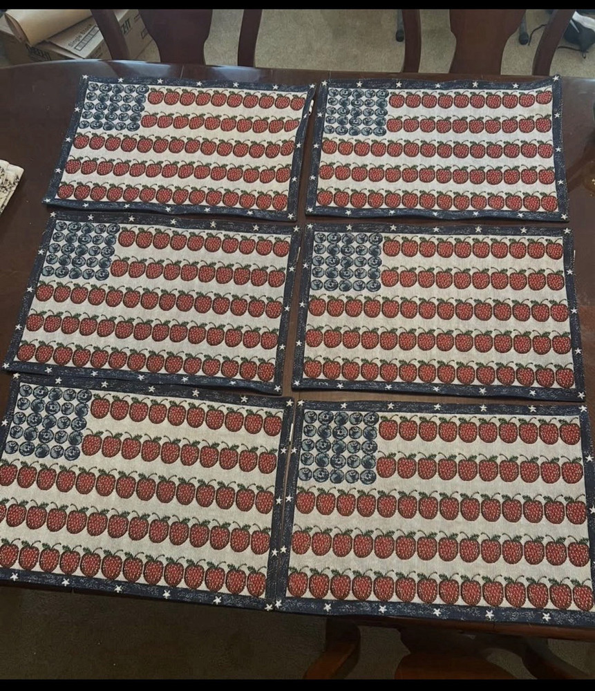 Kohl's Set of 6 Fabric Rectangular Placemats Patriotic Fruit Blue Red