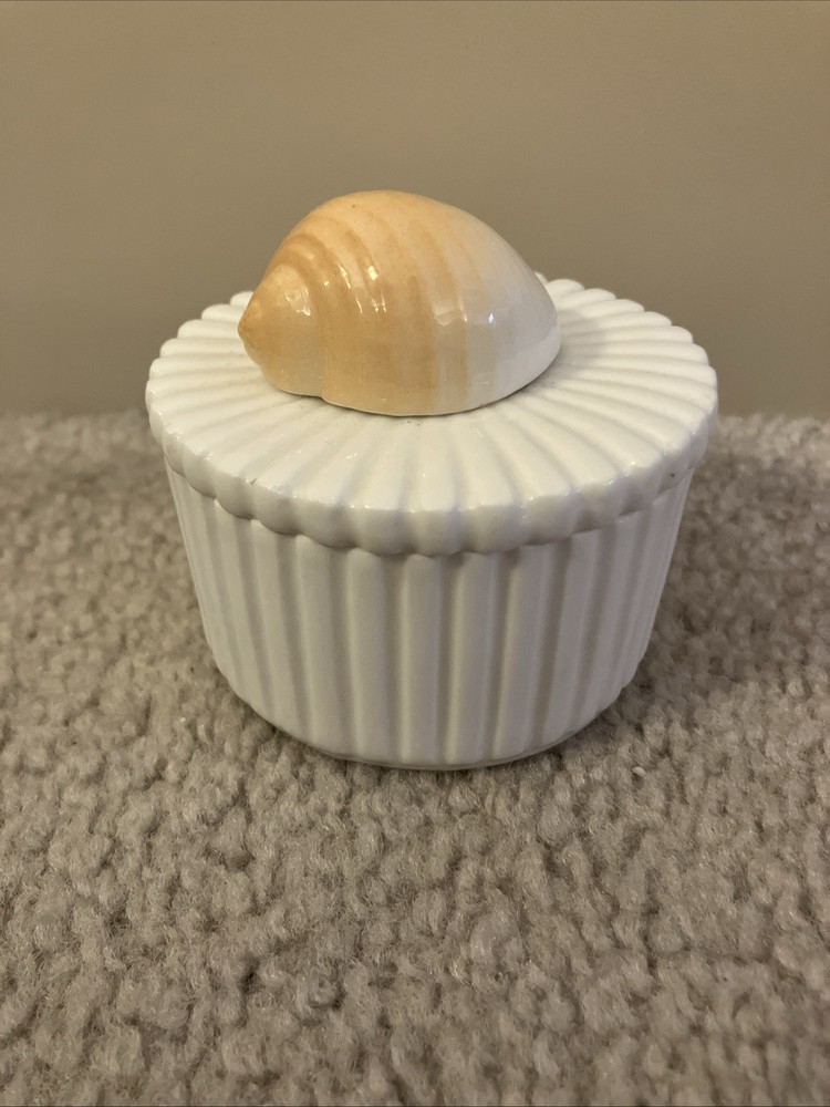 Vintage Sea Shell Trinket Box