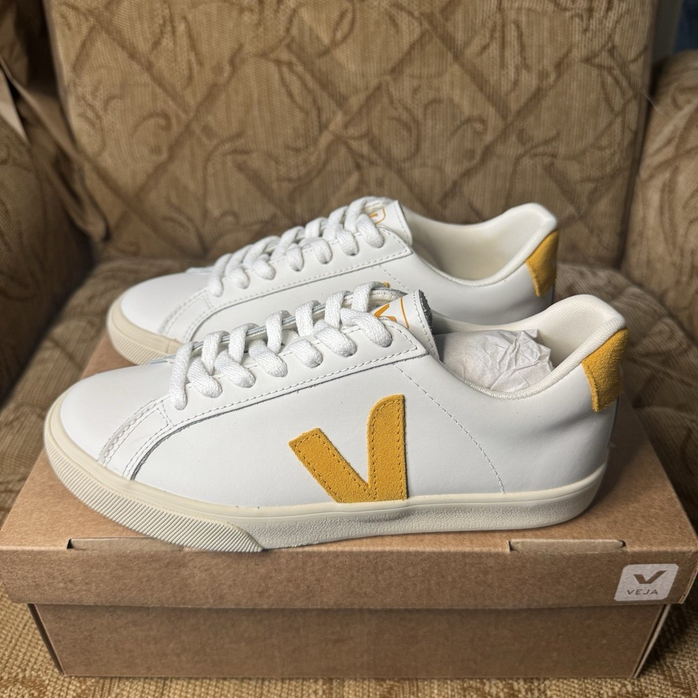 VEJA Campo Leather White Ouro Womens Size 6 Lace Up Trainers New