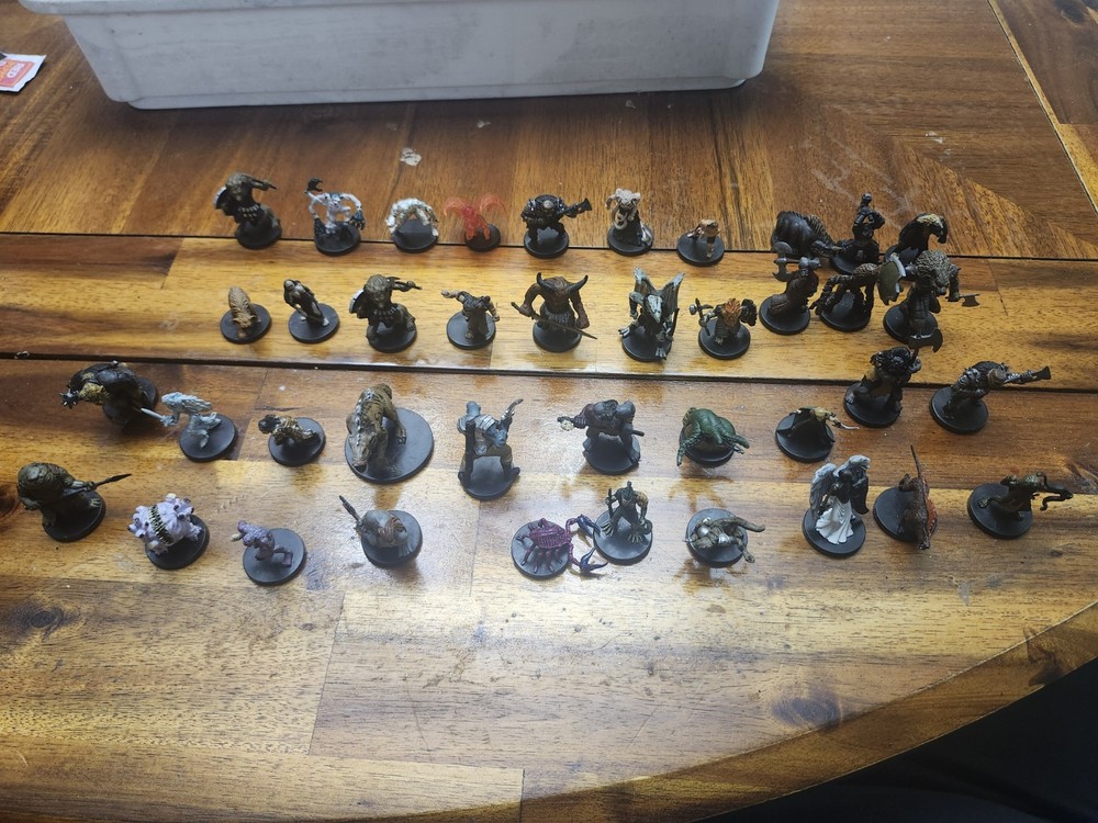 Early 2000s Dungeons And Dragons Monster Miniatures Lot Of 40 F