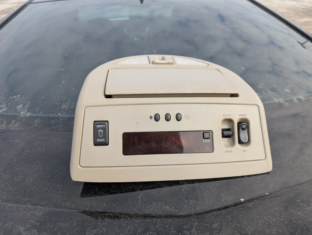 2004-2012 Nissan Armada QX56 Overhead Console Dome Light Sunroof OEM