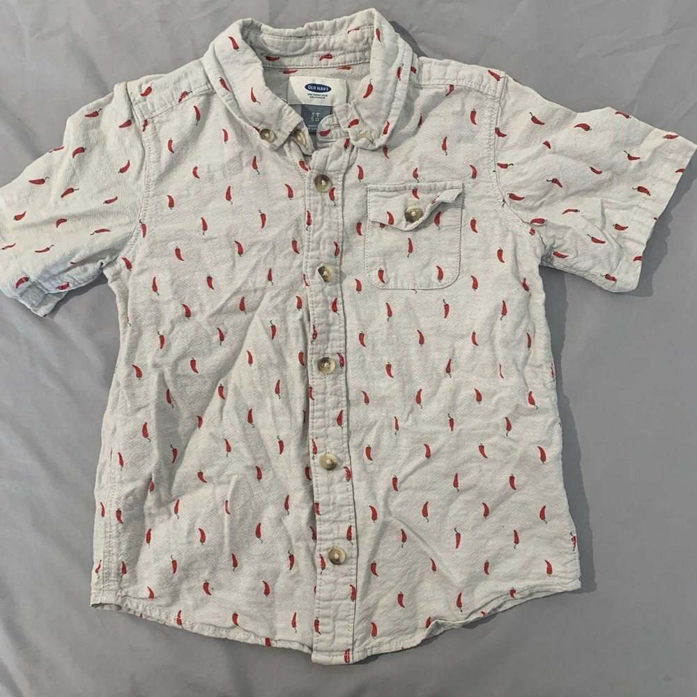 Old Navy Boys Short‑Sleeve Button‑Up Shirt – Size 5T – Chili Pepper Print