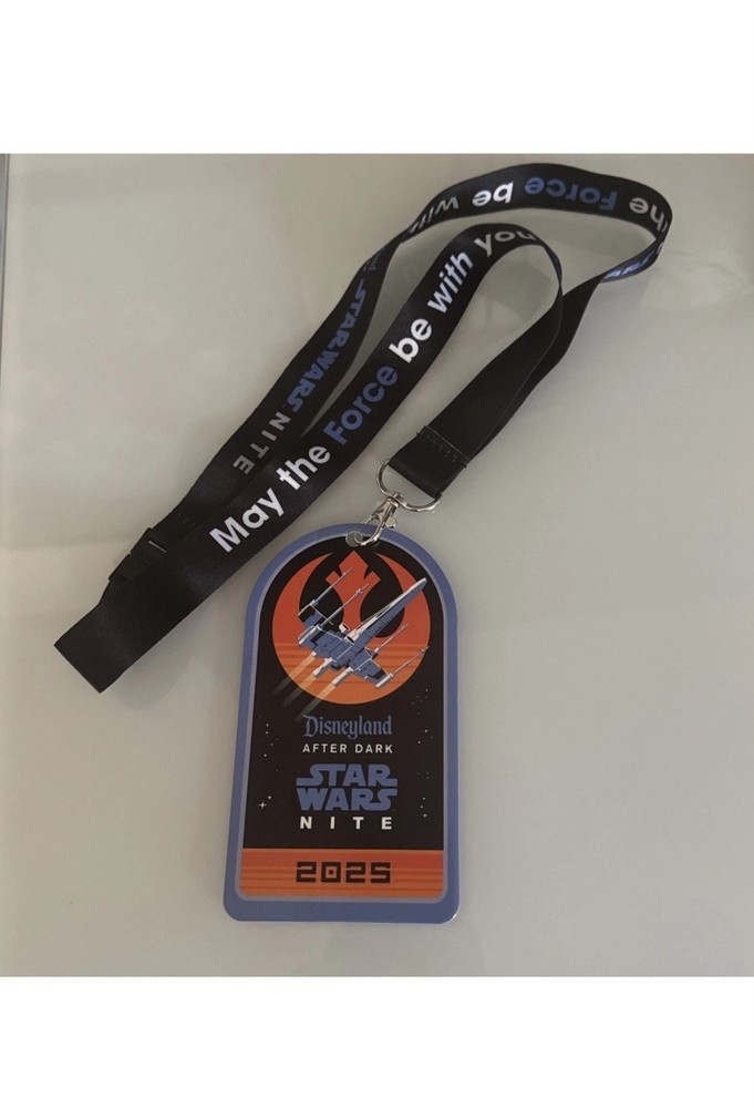 Disneyland Star Wars Nite 2025 Exclusive Lanyard & Badge Set