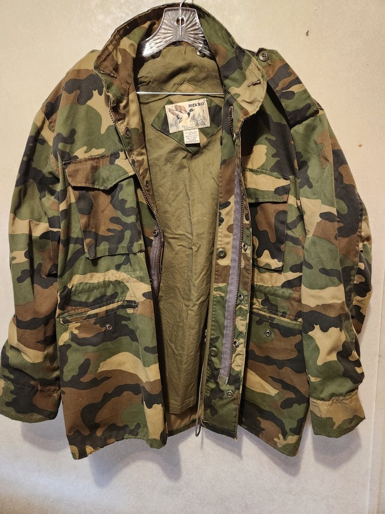 Vintage Duck Bay Jacket Men Size L Green Camouflage Hunting Pockets Hooded