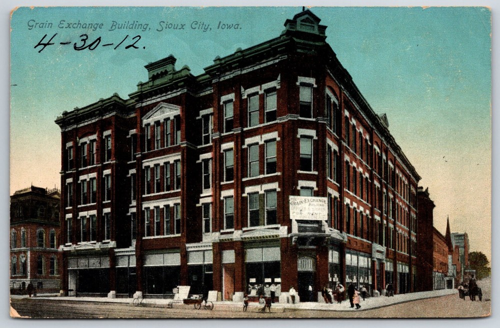 Sioux City Iowa~Grain Exchange HQ Bldg Street View~PM 1912~Vintage Postcard