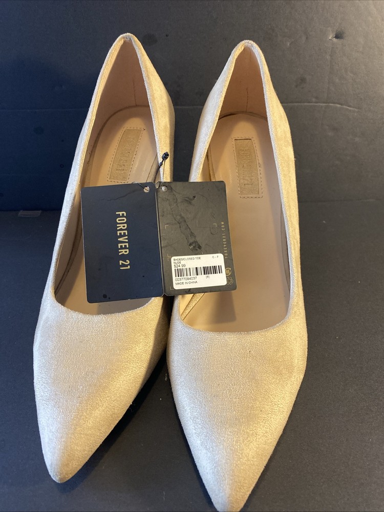 Forever 21 Womens Nude 4-Inch Heel Closed Toe Shoes Size 8