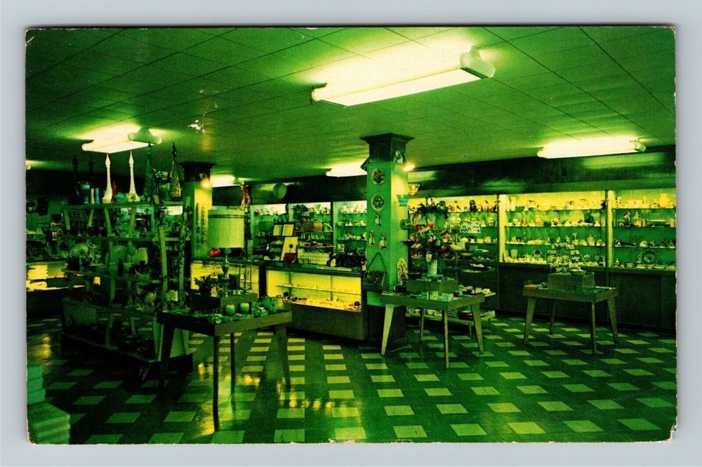 Port Carling, Ontario, CA-Canada, Corner Tuck Shop, c1966 Vintage Postcard