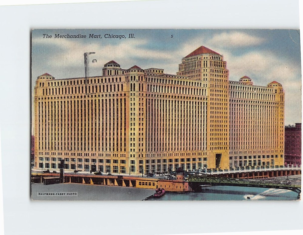 Postcard The Merchandise Mart Chicago Illinois USA