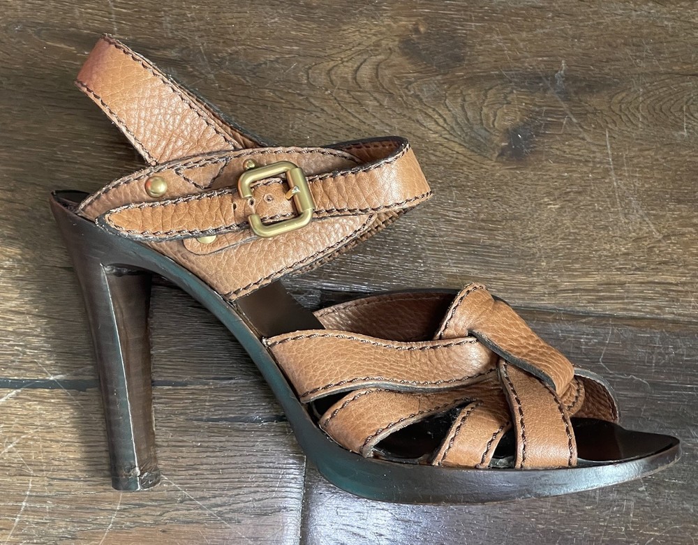 Chloe Open Toe Ankle Strap Heels 37.5 (US 7)  Brown Pebbled Leather Gold HW $560