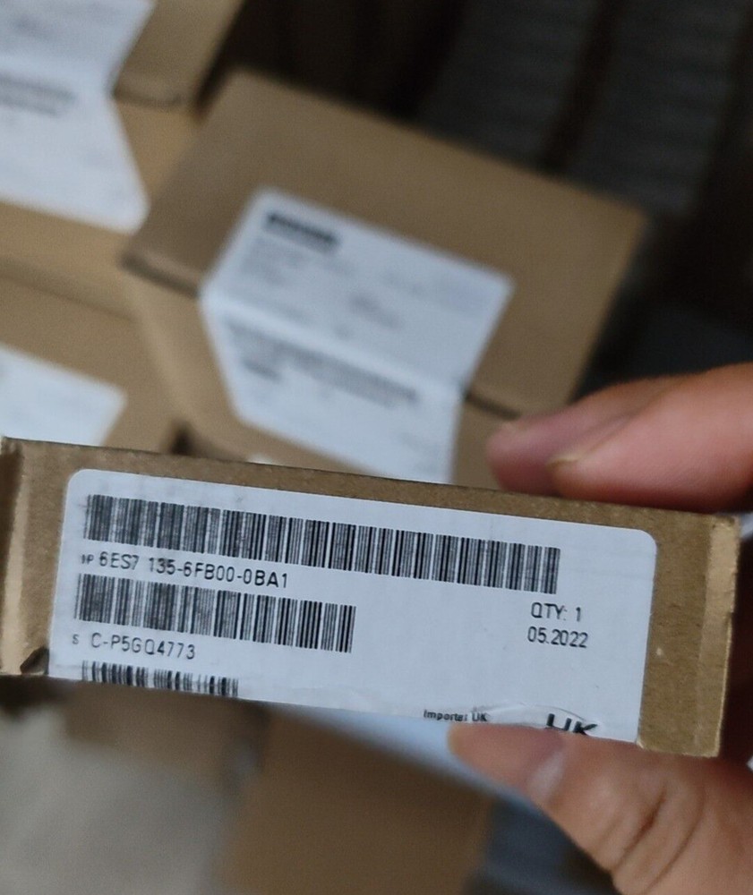 1PC New 6ES7135-6FB00-0BA1 Analog Output Module In Box Brand #A6-4