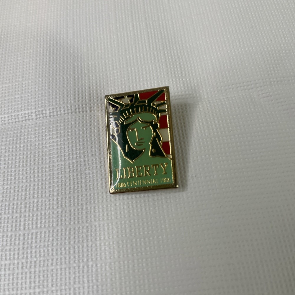 Vintage Statue of Liberty LIBERTY Centennial 1886-1986 Hat / Enamel Pin Lapel