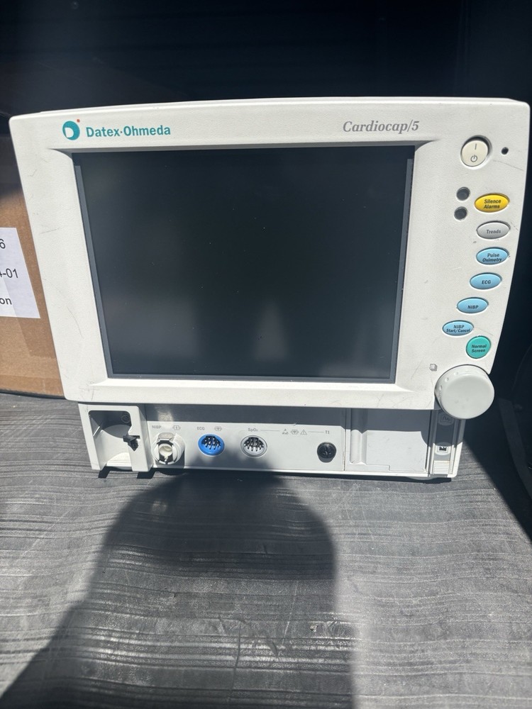 Datex-Ohmeda Cardiocap/5 Patient Monitor ECG SpO2 BP w/ Cables Accessories