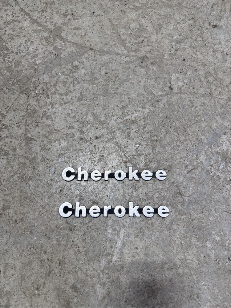 Jeep Cherokee XJ 84-96 OEM CHEROKEE Fender Emblems/Badges (2) Pair (TC87)