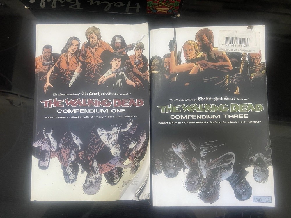 The Walking Dead Compendium Volume 1 &3  Kirkman, Robert Giant Comic Books