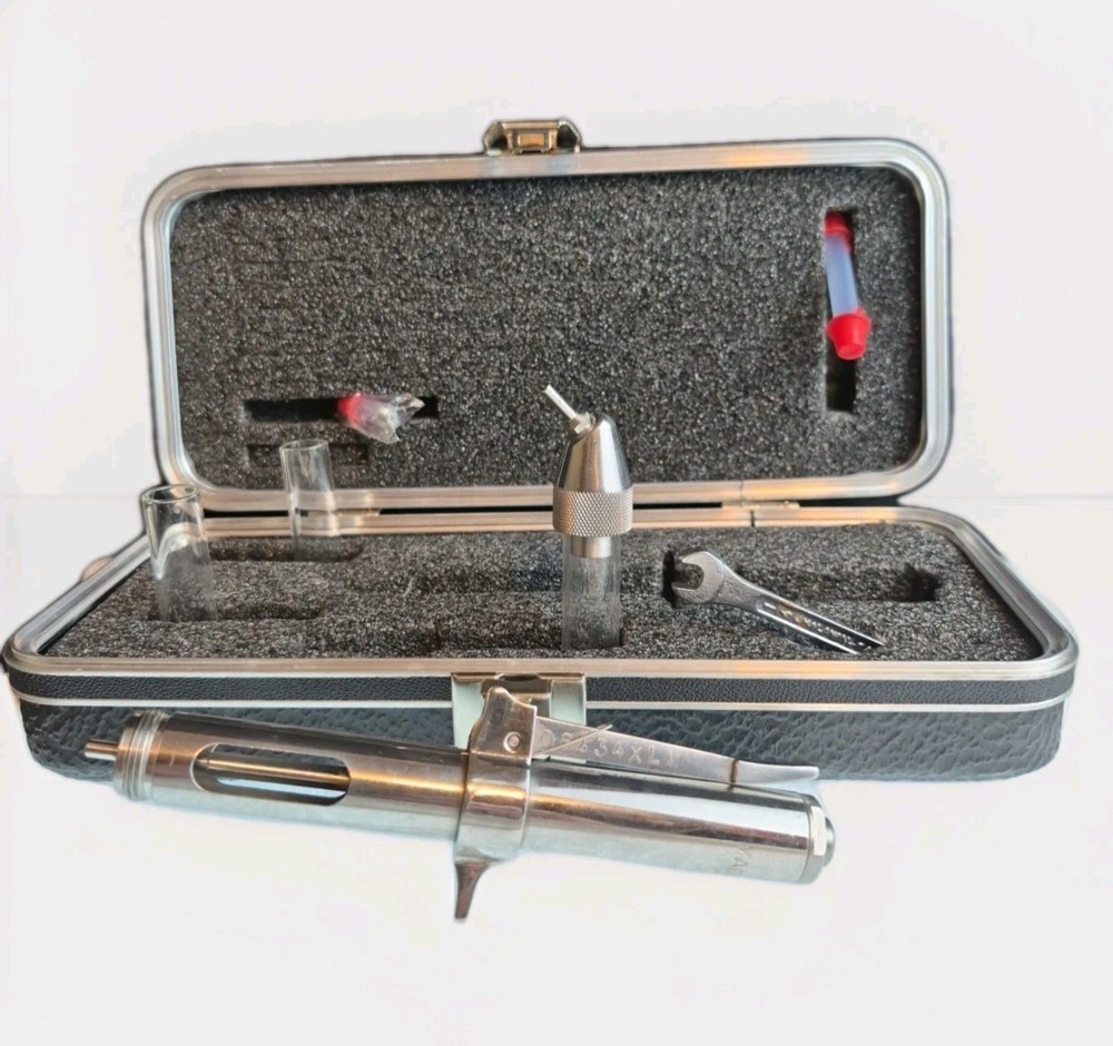 MadaJet XL Needle-Free Injector 08434XLM Medical Dental Podiatry Urology Case