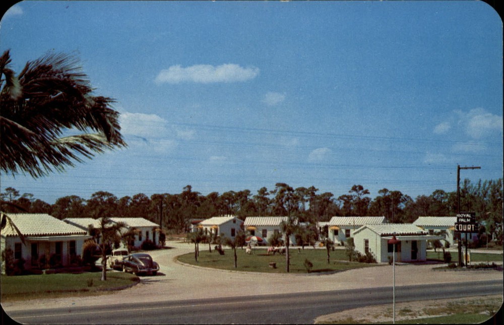 Royal Palm Court US No 1 Fort Pierce Florida vintage cars ~ 1950s-60s postcard