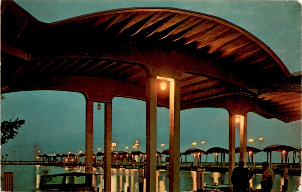 Broadwater Beach, Hotel, Golf Club, Marina, Gulf, Biloxi, Mississippi, Postcard