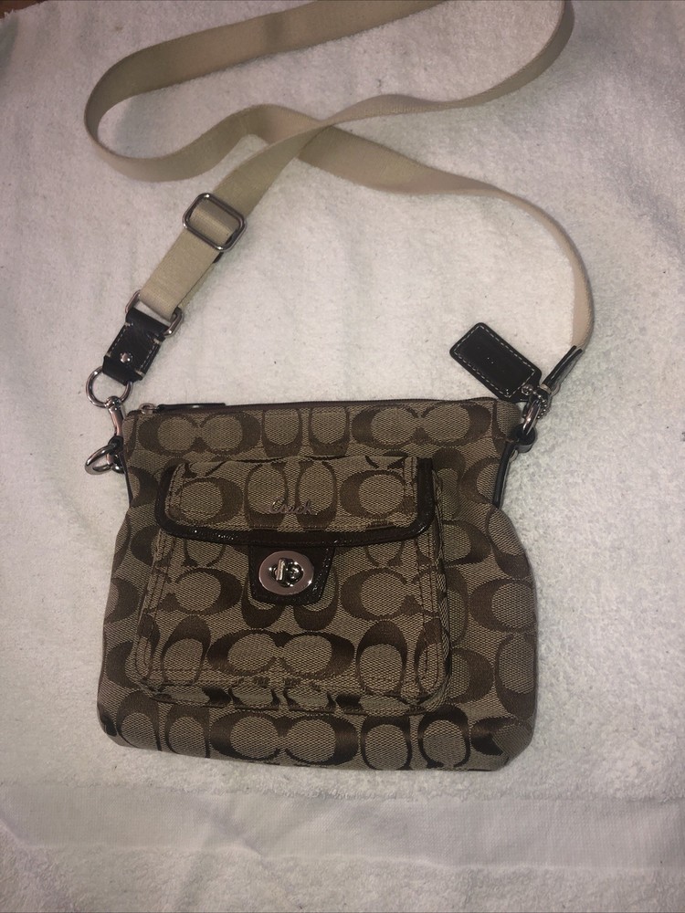 COACH Signature  Crossbody Purse Shoulder Strap Bag In Very Nice Used Condition